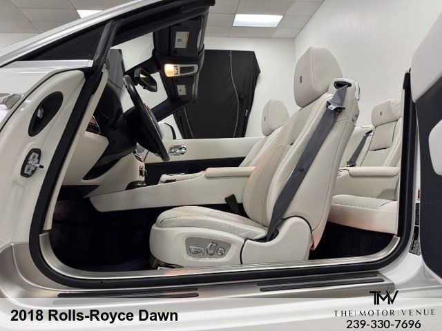 Used 2018 Rolls-Royce Dawn RWD image 25