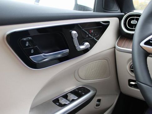New 2025 Mercedes-Benz C 300 4MATIC Sedan image 23