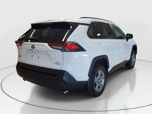 Used 2024 Toyota RAV4 LE image 7