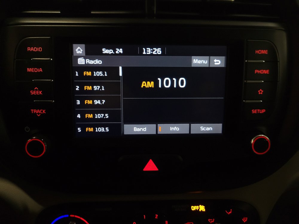 Used 2020 Kia Soul LX FWD image 25