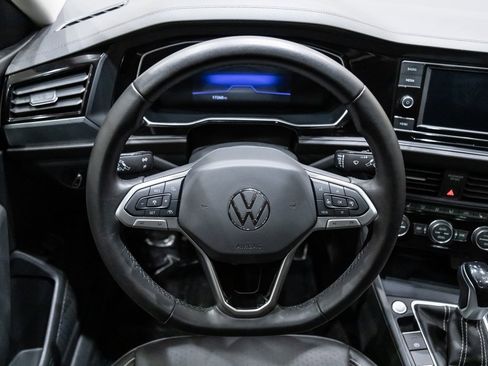 Used 2024 Volkswagen Jetta SE w/ Panoramic Sunroof Package image 15