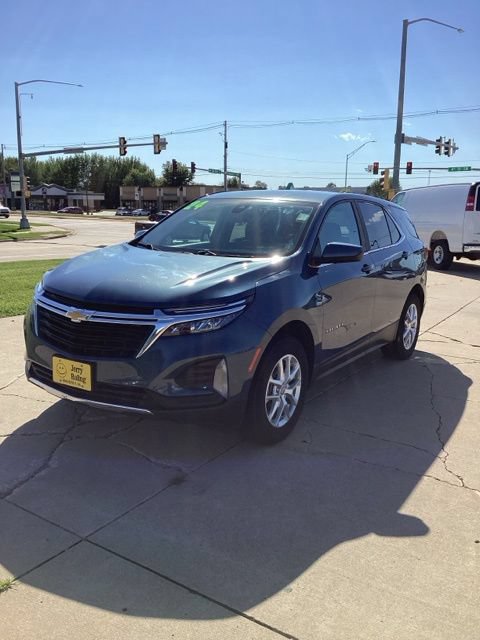 Used 2024 Chevrolet Equinox LT AWD/4WD image 1