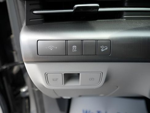 Certified 2024 Hyundai Kona Limited FWD image 25
