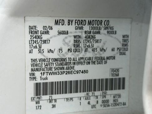 Used 2006 Ford F350 4x4 Crew Cab DRW Super Duty image 25