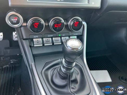 Used 2025 Toyota GR86 Premium w/ Performance Package image 15