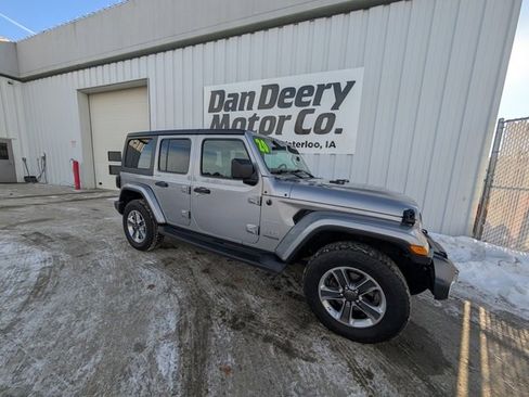 Used 2020 Jeep Wrangler Unlimited Sahara w/ Dual Top Group image 33