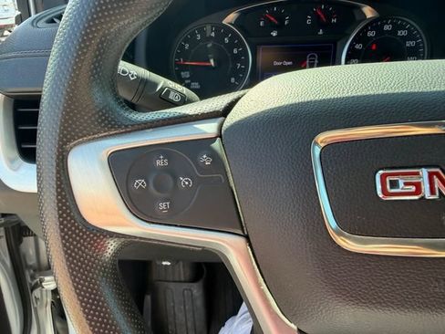 Used 2022 GMC Terrain SLE FWD image 17