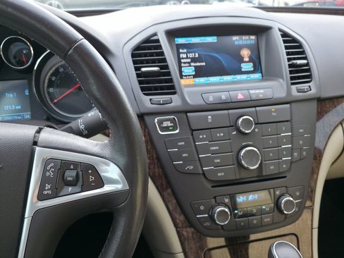 Used 2012 Buick Regal Premium image 34