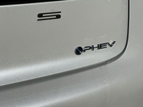 New 2026 Toyota Prius Plug-In Hybrid image 7