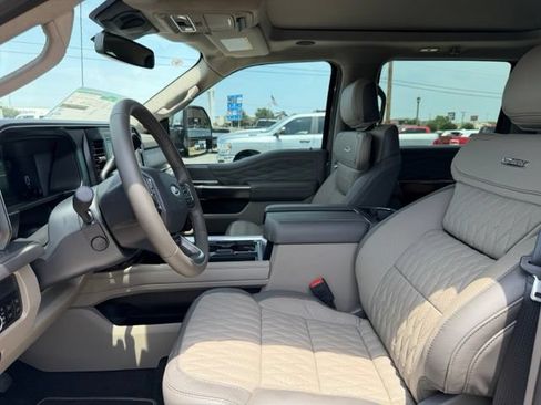New 2026 Ford F250 Platinum w/ Platinum Plus Package AWD/4WD image 9