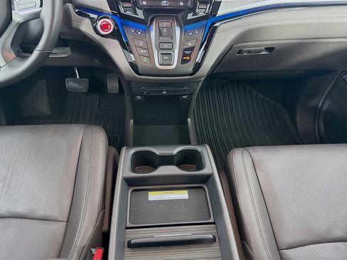 Used 2018 Honda Odyssey Elite image 32