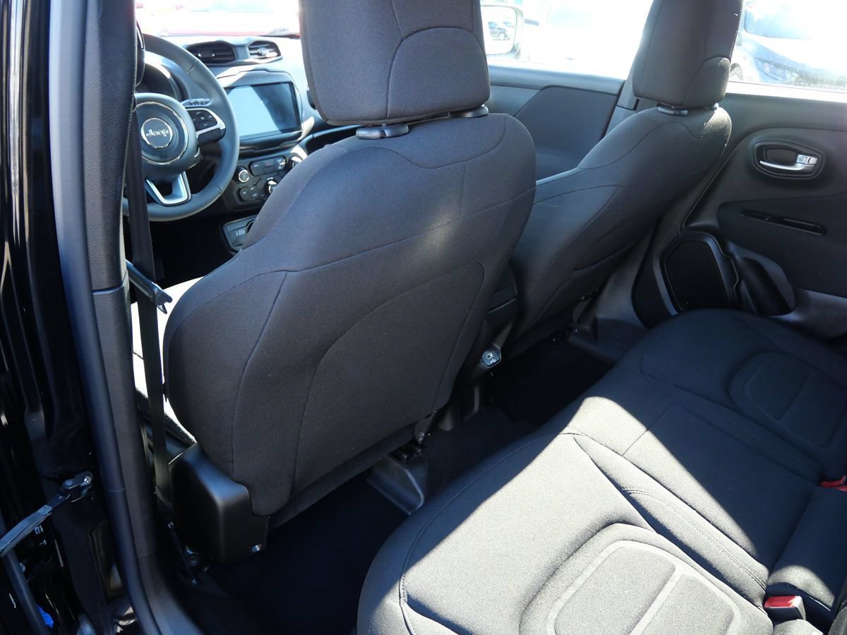 Used 2021 Jeep Renegade Latitude AWD/4WD image 21