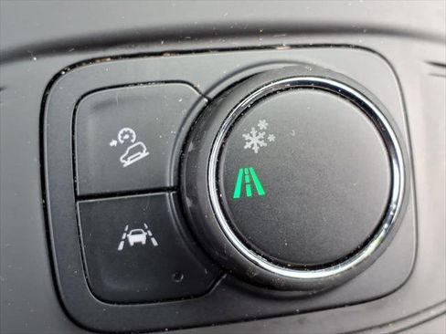 Used 2024 GMC Terrain SLE FWD image 20