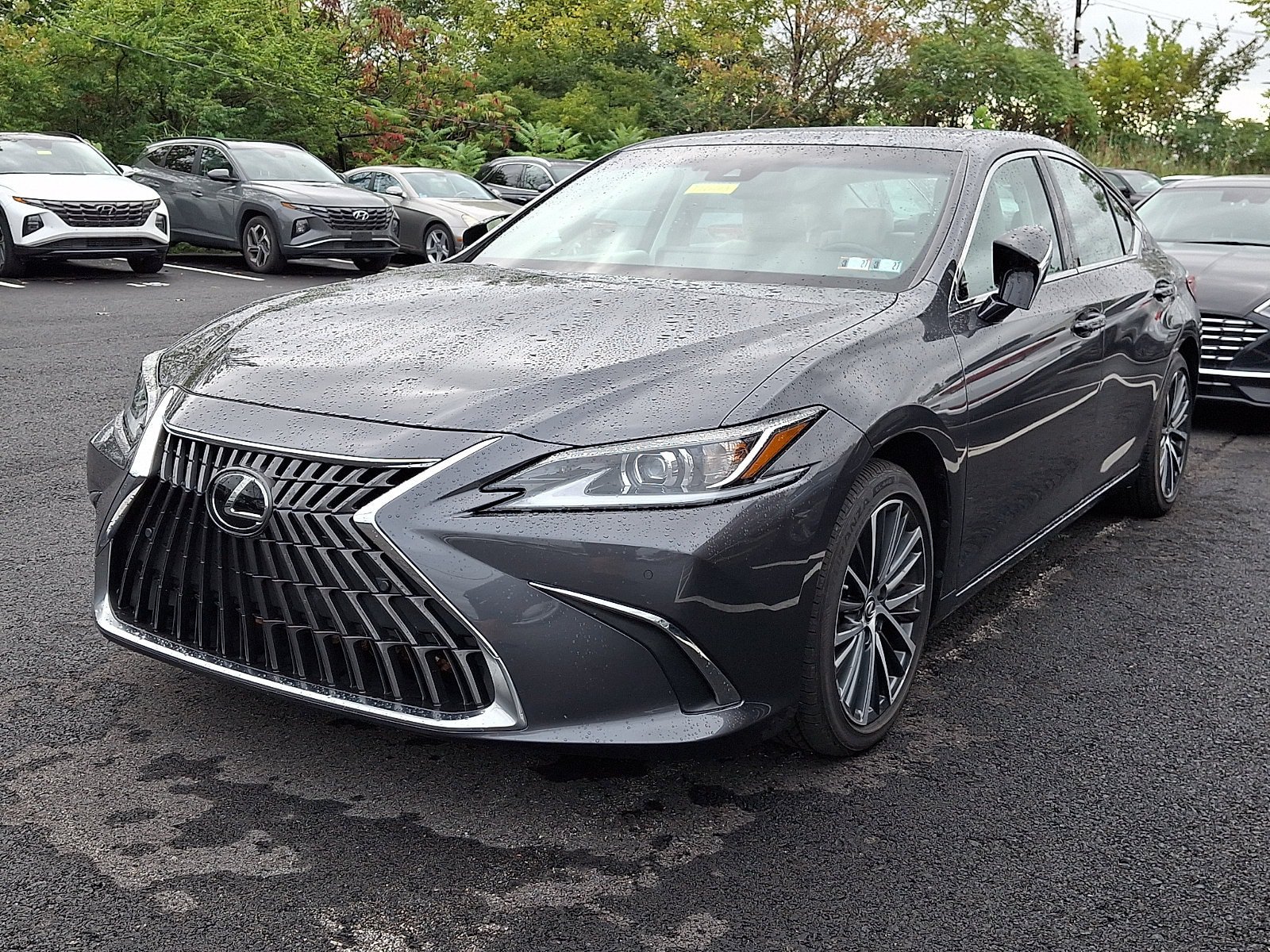Used 2023 Lexus ES 350 w/ Premium Package FWD image 2