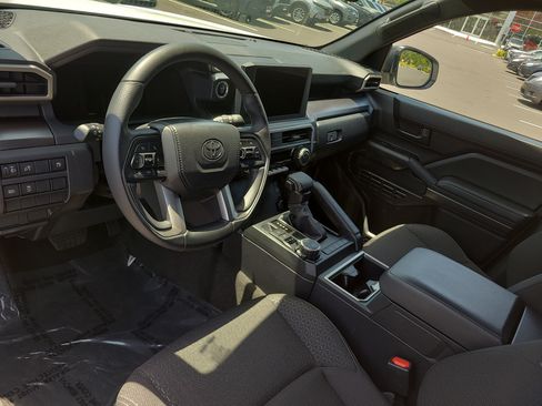 Certified 2025 Toyota 4Runner SR5 AWD/4WD image 15