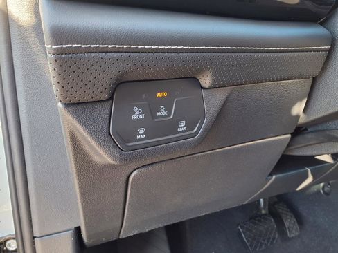 New 2026 Volkswagen Atlas SE image 13