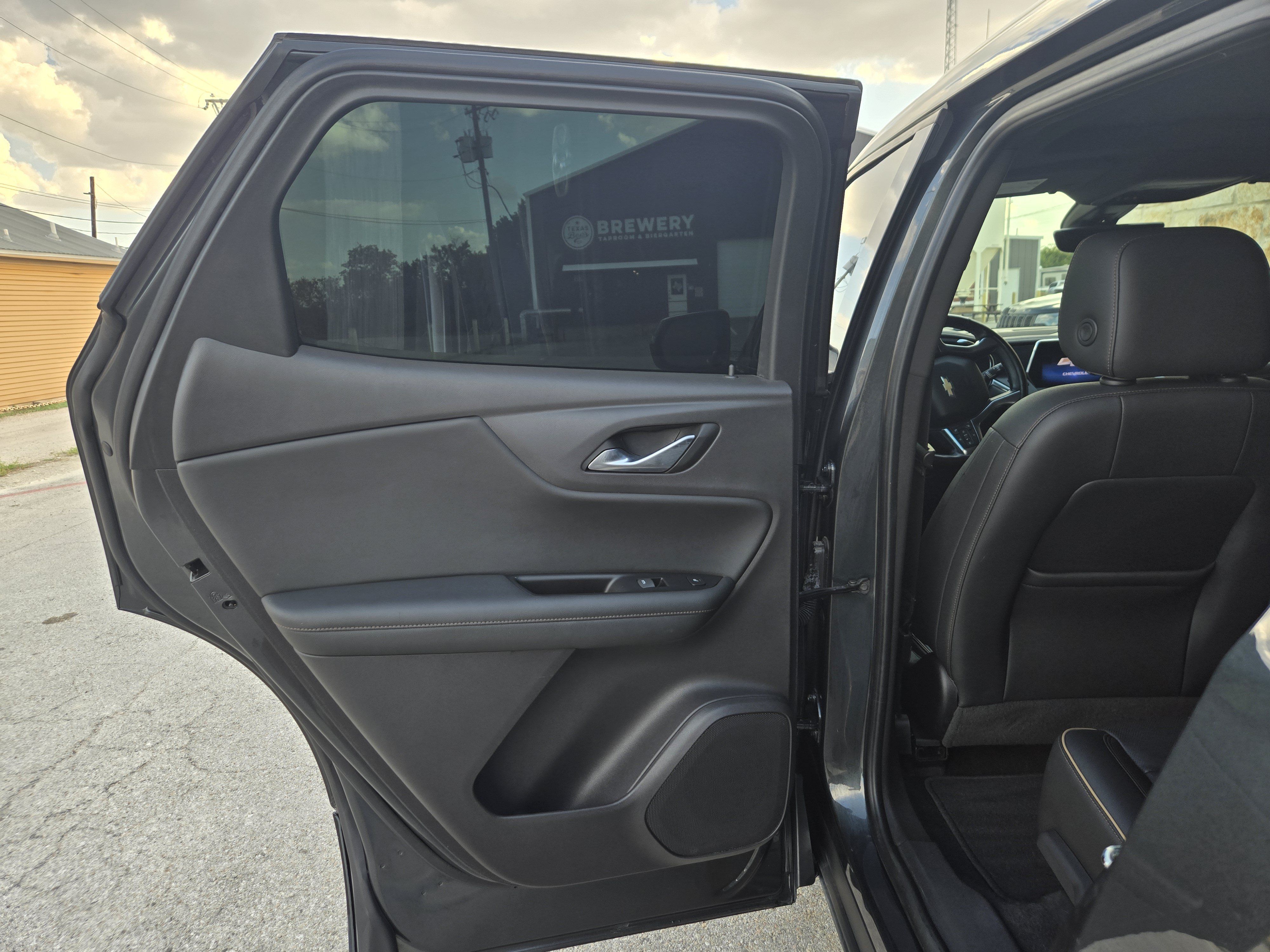 Used 2019 Chevrolet Blazer Premier w/ Sun and Wheels Package FWD image 6