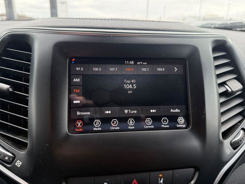 Used 2021 Jeep Cherokee Latitude Plus image 26