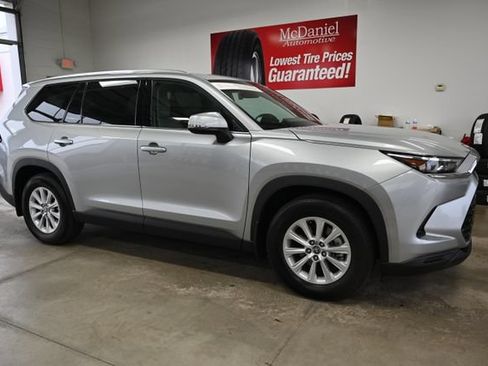 Certified 2025 Toyota Grand Highlander AWD Hybrid image 4