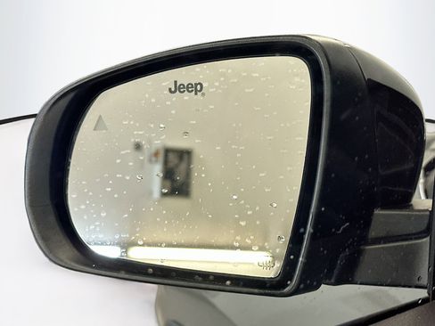 Used 2023 Jeep Compass Altitude image 16