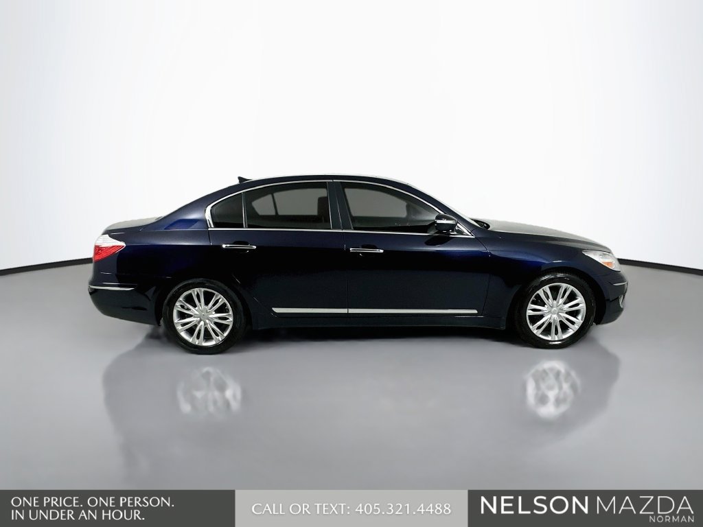 Used 2010 Hyundai Genesis 4.6 RWD image 5