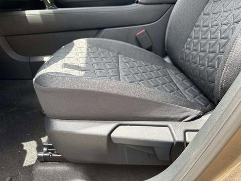 New 2025 Nissan Kicks SV w/ Interior Electronics Package image 10