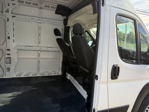 Used 2025 RAM ProMaster 2500 w/ Convenience Group FWD image 36