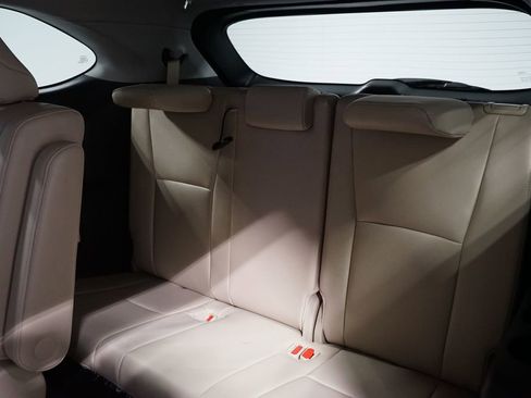 Used 2024 Toyota Highlander Limited image 32