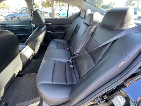 Used 2025 Nissan Altima 2.5 SR image 23