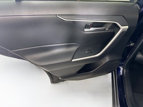 Used 2020 Toyota RAV4 XLE w/ Convenience Package image 25