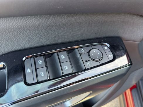 New 2026 Nissan Pathfinder SL image 12