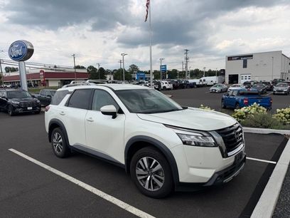 Used 2023 Nissan Pathfinder SL