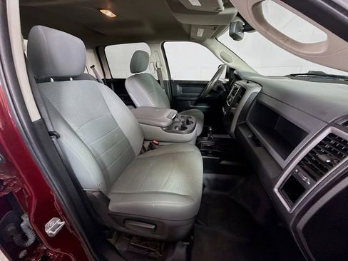 Used 2018 RAM 2500 Tradesman w/ Chrome Appearance Group image 25