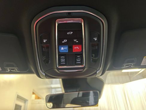 New 2026 Jeep Grand Cherokee Altitude AWD/4WD image 18