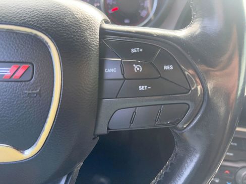 Used 2019 Dodge Challenger SXT RWD image 27