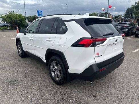 Used 2025 Toyota RAV4 LE AWD/4WD image 5