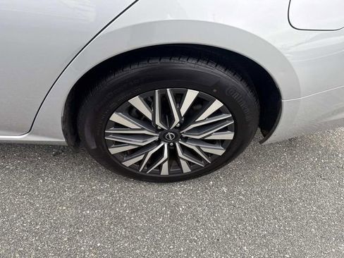 Used 2024 Nissan Altima 2.5 SV image 15