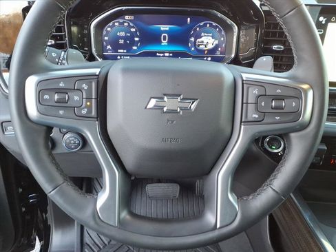 Used 2025 Chevrolet Silverado 1500 LT Trail Boss w/ Convenience Package II image 17