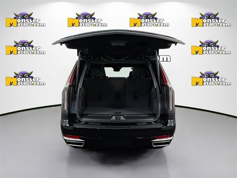 Used 2024 Cadillac Escalade Premium Luxury image 28