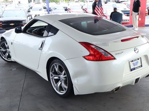 Used 2012 Nissan 370Z Touring w/ Sport Pkg RWD image 7