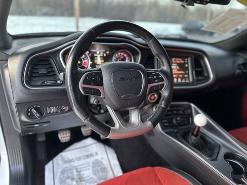 Used 2015 Dodge Challenger SRT w/ Technology Group image 16