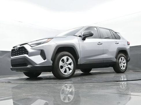 Used 2024 Toyota RAV4 LE FWD image 28