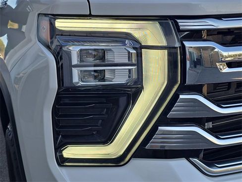 Certified 2024 Chevrolet Silverado 3500 High Country w/ High Country Premium Package image 11