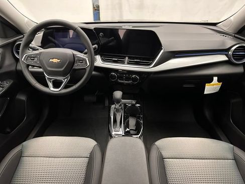 New 2026 Chevrolet Trax LT w/ Driver Confidence Package FWD image 7