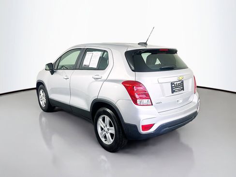 Used 2019 Chevrolet Trax LS w/ LPO, Cargo Package FWD image 5