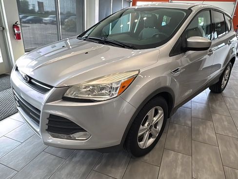 Used 2015 Ford Escape SE FWD image 4
