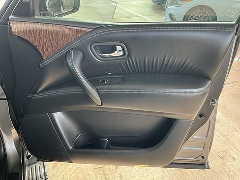 Used 2020 Nissan Armada SL w/ Premium Package image 10