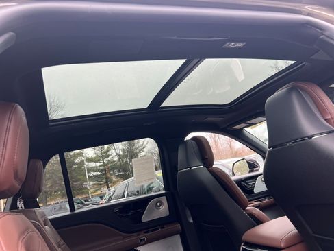 New 2026 Lincoln Aviator Reserve AWD/4WD image 12