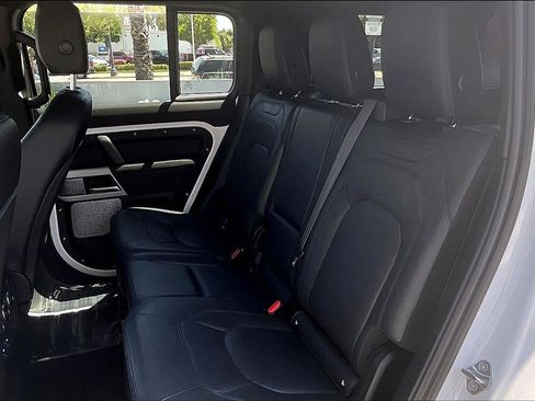Used 2023 Land Rover Defender 130 SE AWD/4WD image 20