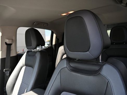 Used 2016 Chevrolet Colorado Z71 image 10